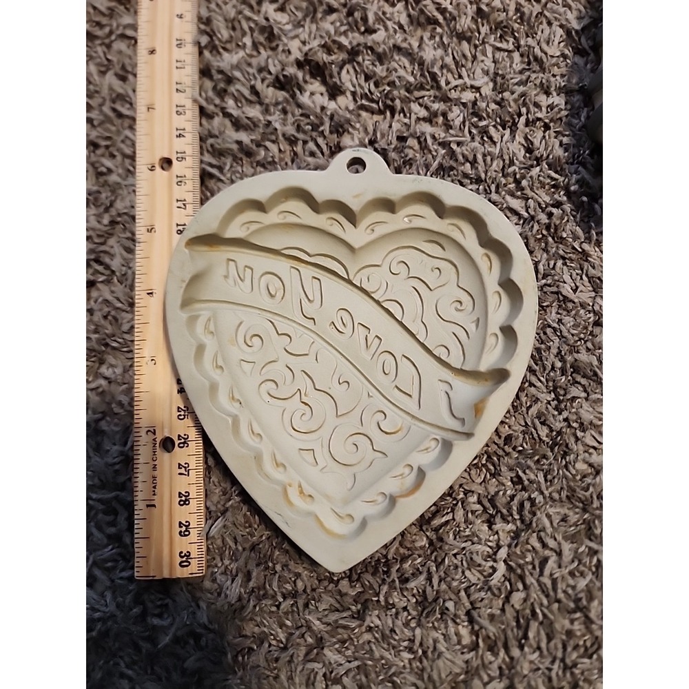 Wilton Heart Shaped Pottery Cookie Mold‎ "I Love You" 1997